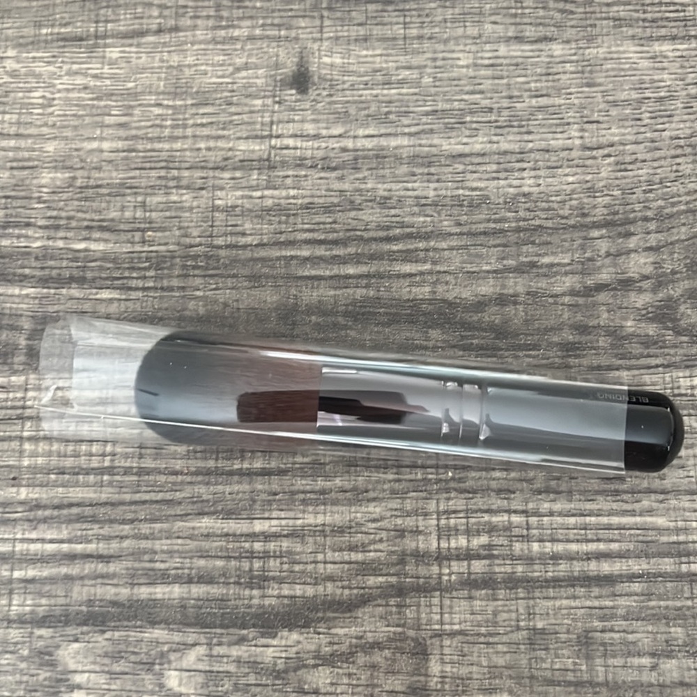Laura Mercier blending brush